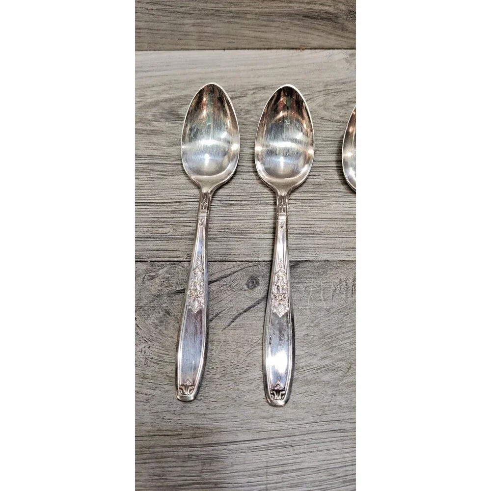Set of 4 Vintage 1847 Rogers Bros IS Silverplate Spoons Floral Motif Flatware
